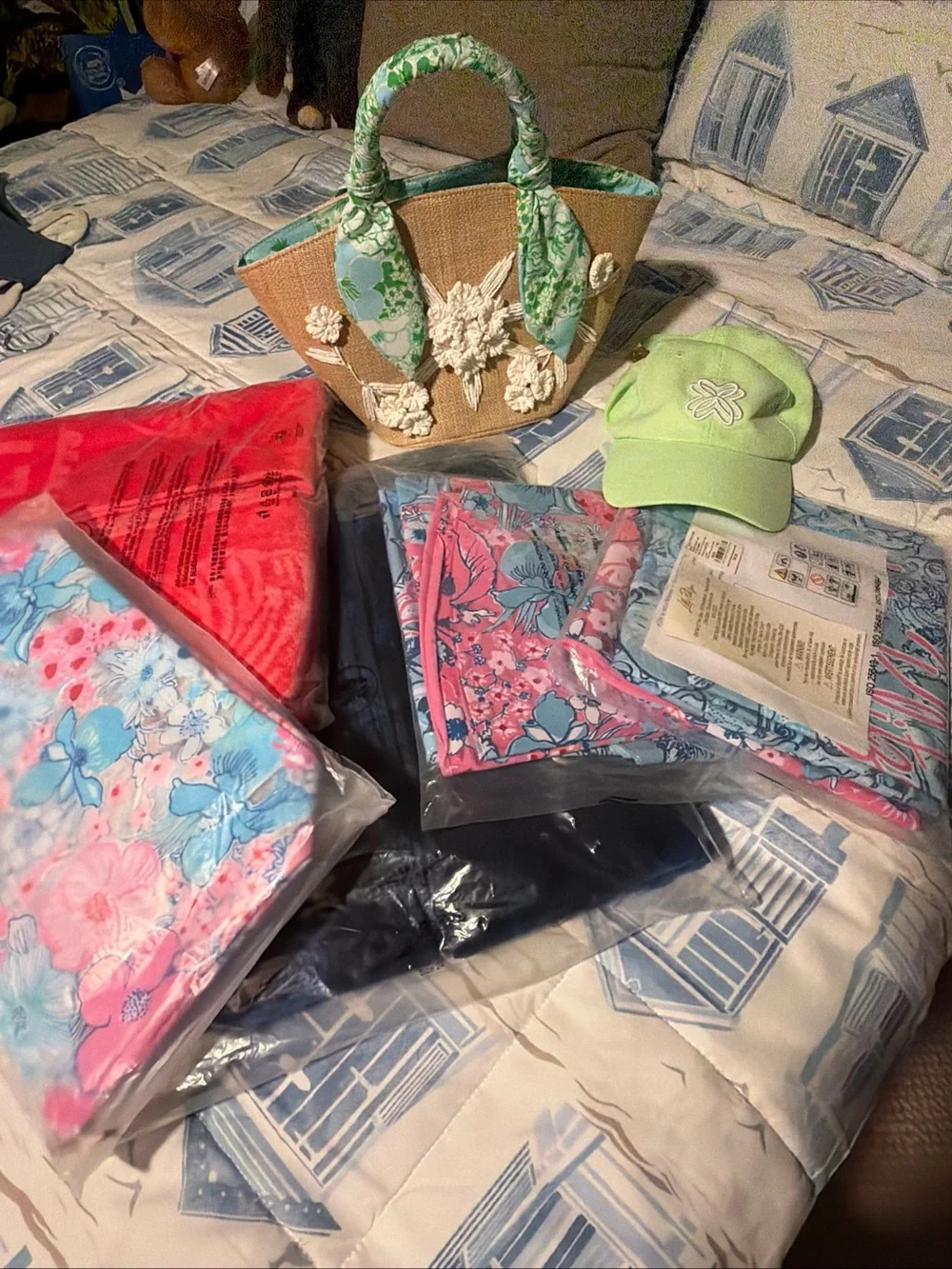 Discounted LILLY PULITZER 8 ITEMS PERFECT DAY AT THE BEACH ( ultimate gift set) - Picture 9 of 9